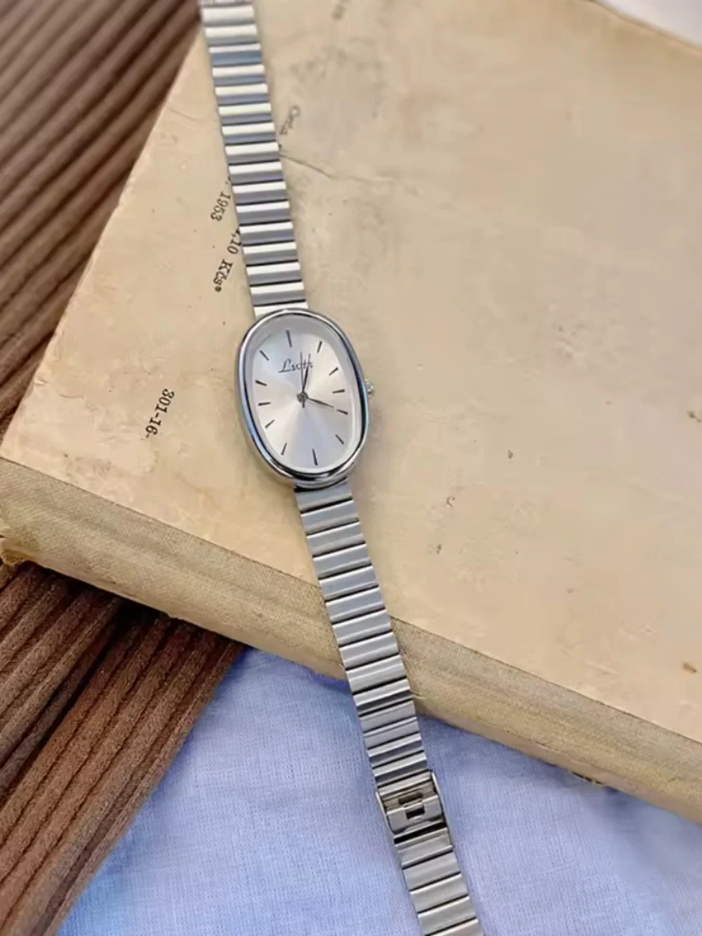 Silver Oval Stainless Steel Wrist Watch
